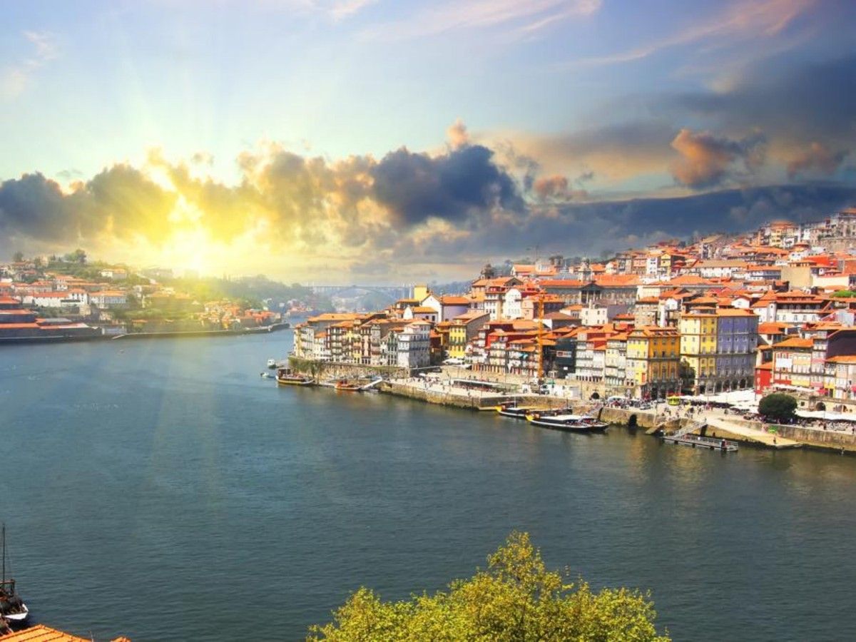 Best travel season and practical suggestions