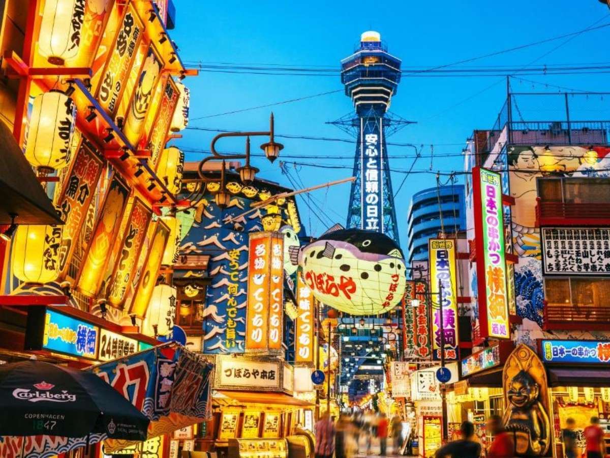 Shining neon lights: The charm of Shinsaibashi