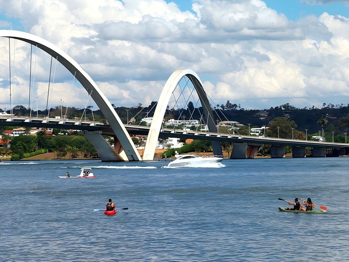 Boating: enjoy the lake and mountains at a leisurely pace