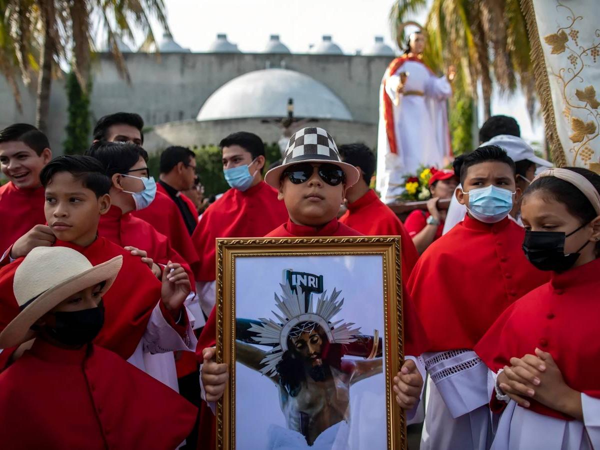Religious Festivals: Special Ceremonies for Holy Week and Christmas Day