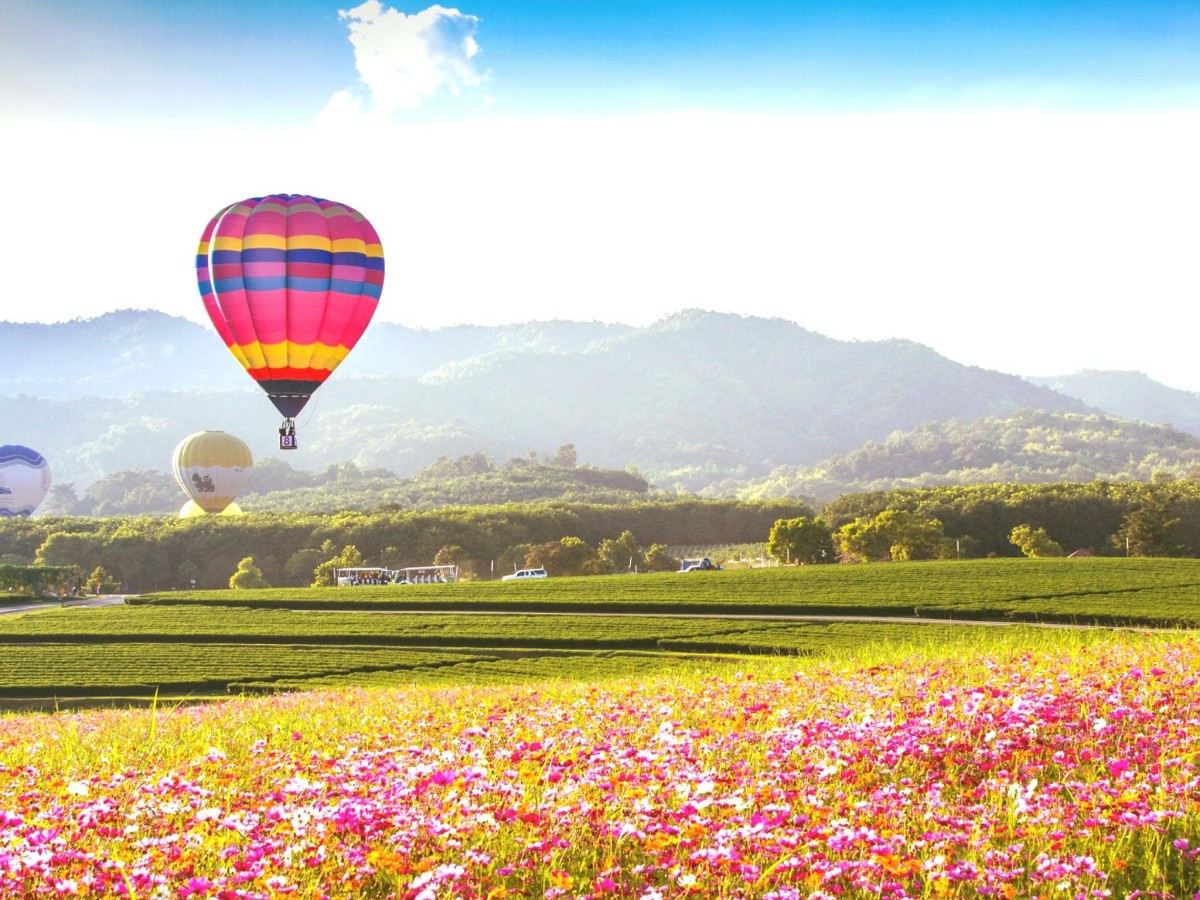 Second Stop: A Hot Air Balloon Ride, Overlooking the Romance of Chiang Rai