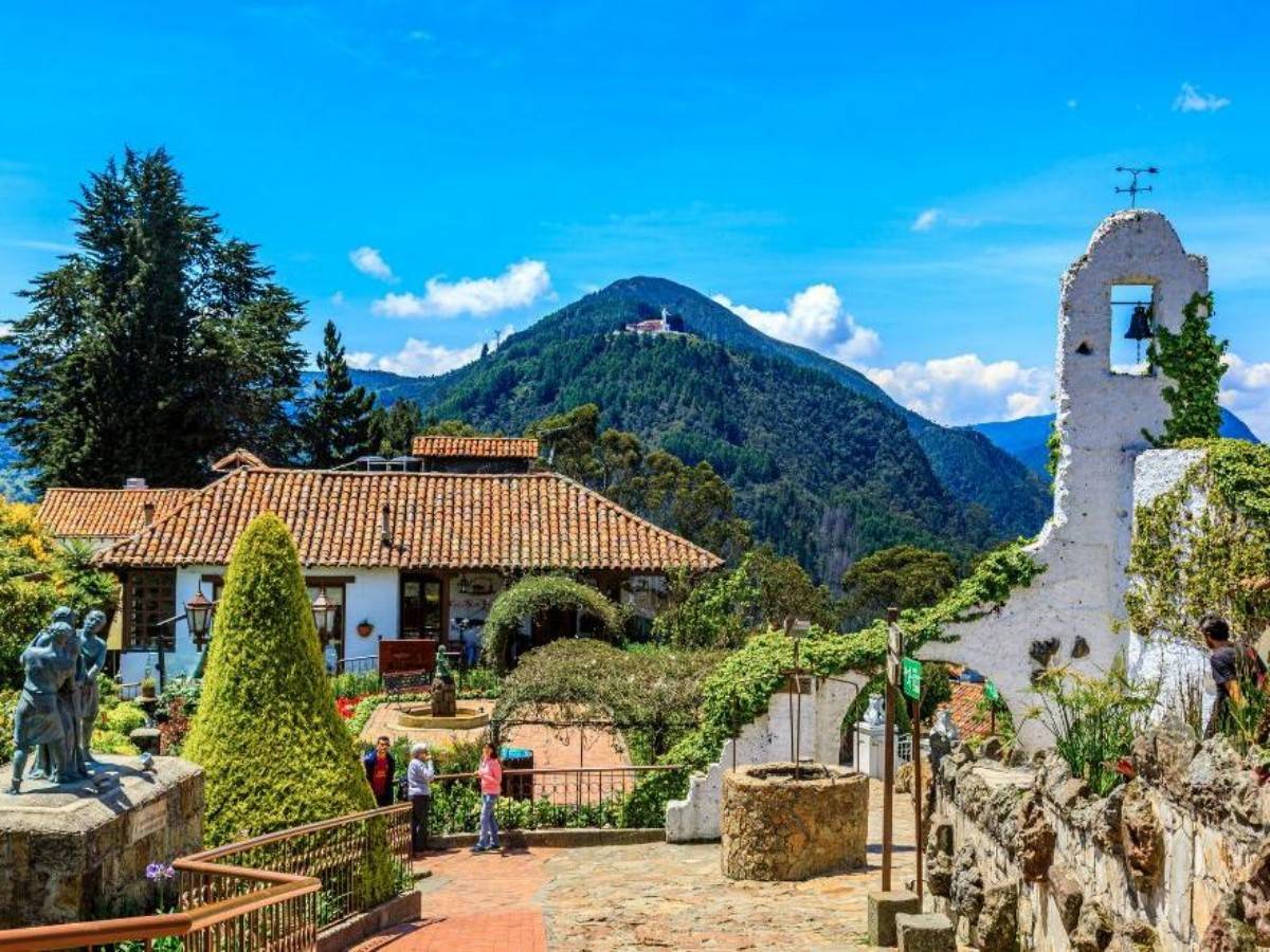 Mountaintop Scenic Spots: Perfect Fusion of Faith and Nature