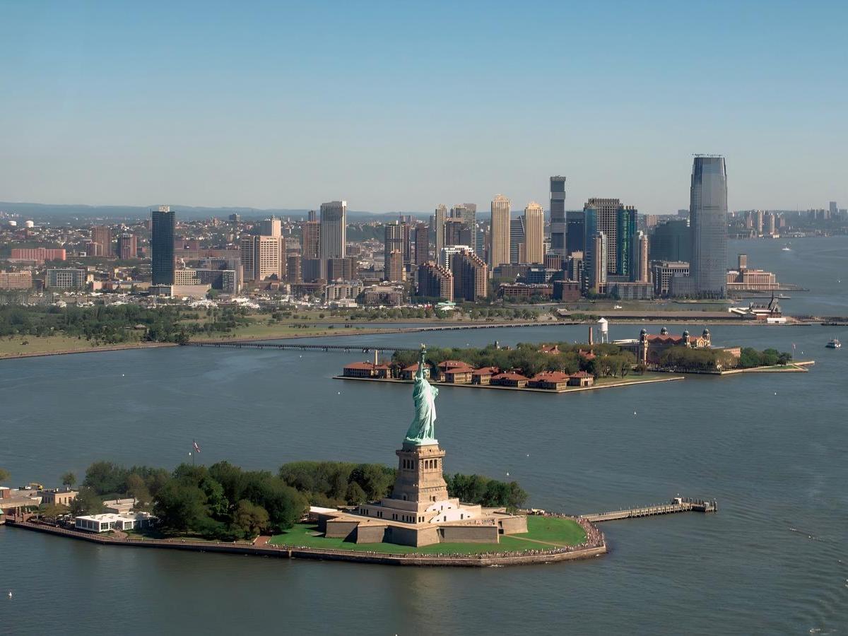 Attractions and Architecture: A Deeper Look at the Charm of the Statue of Liberty