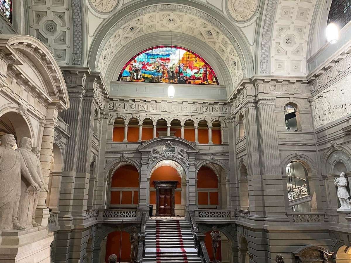 Approaching the Federal Palace of Switzerland: a solemn political hall