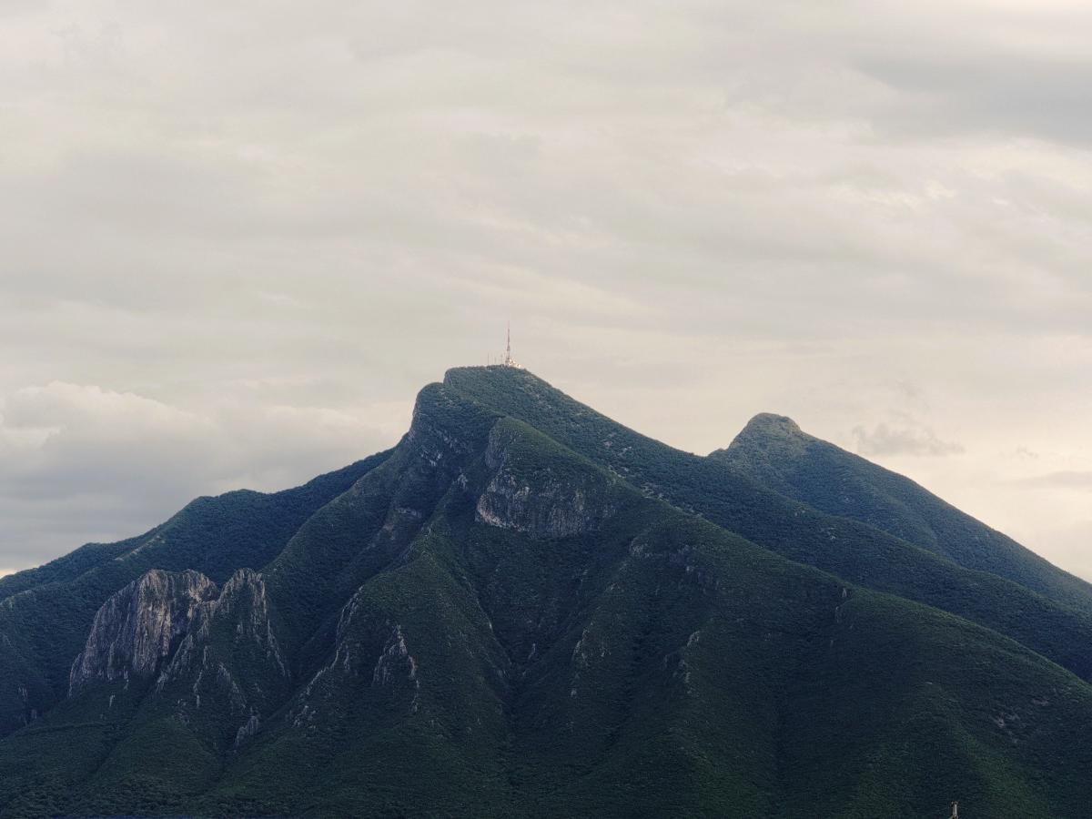 Preparation for the ascent of Cerro de la Silla
