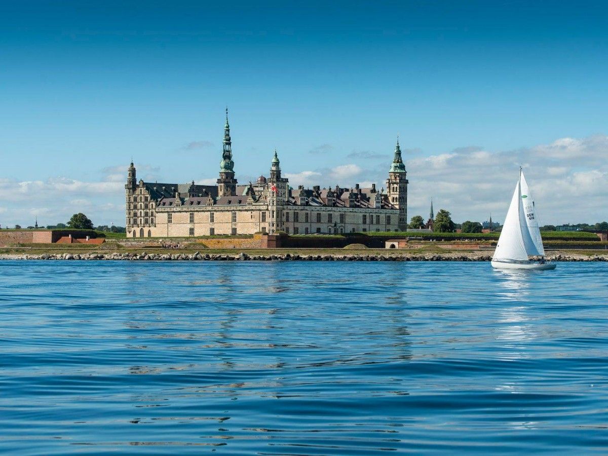 Explore the surrounding area: The charm of Helsingør