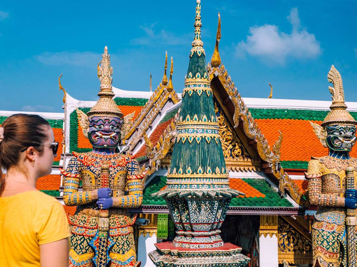 Suitable travel season and climate