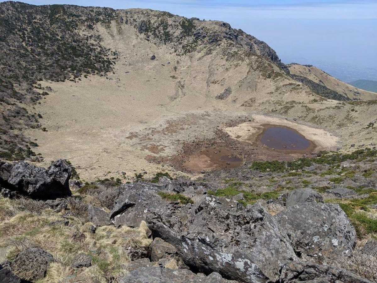 How to get to Halla Mountain