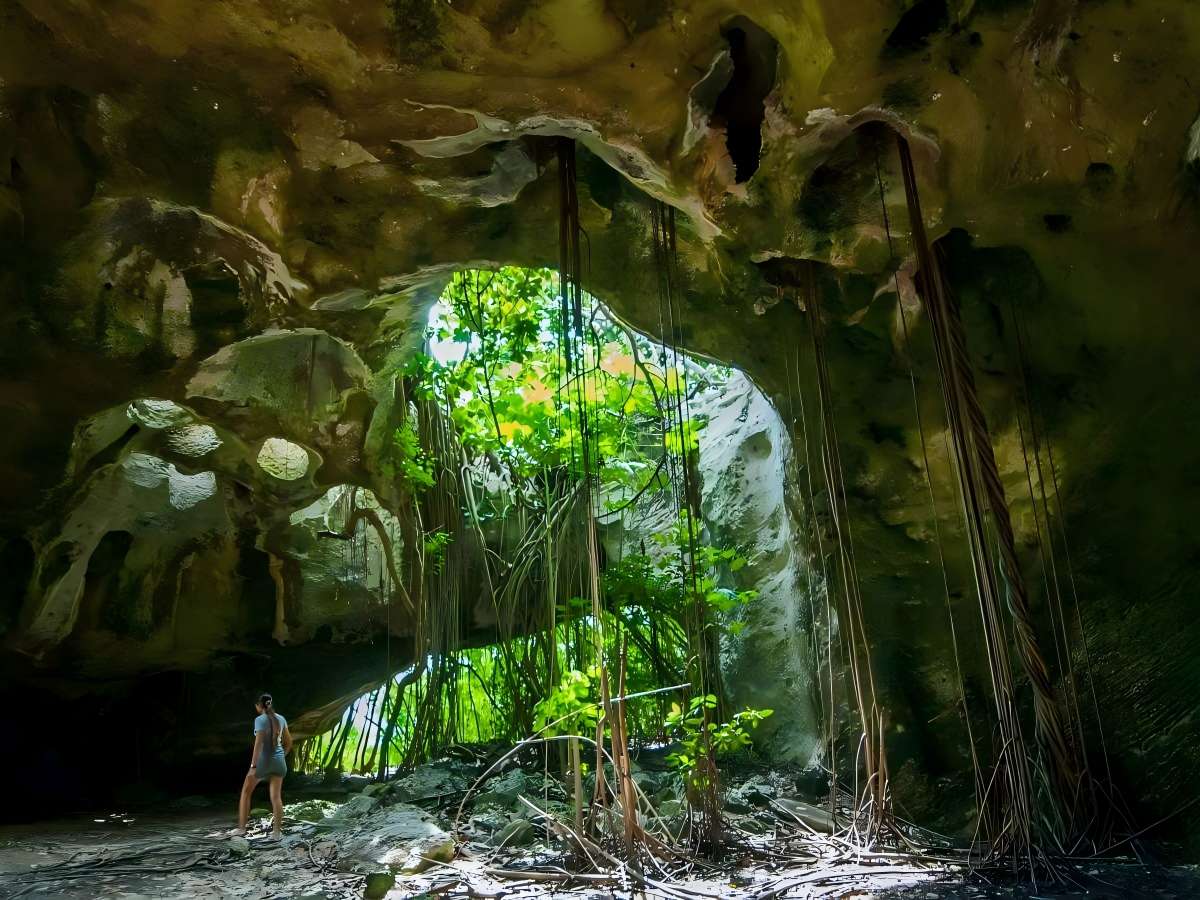 Location and Natural Features of Indian Cave