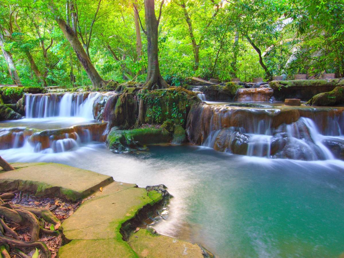 Hidden Gems: Where Budget and Luxury Meet