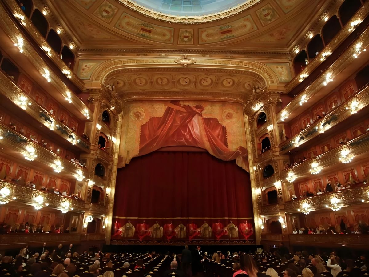 Teatro Colon and the glorious tradition of opera