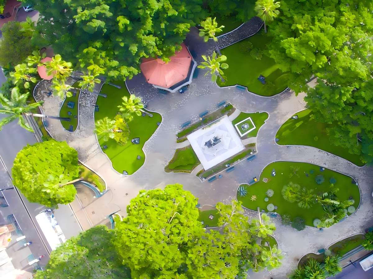 Relaxation and entertainment in an urban oasis