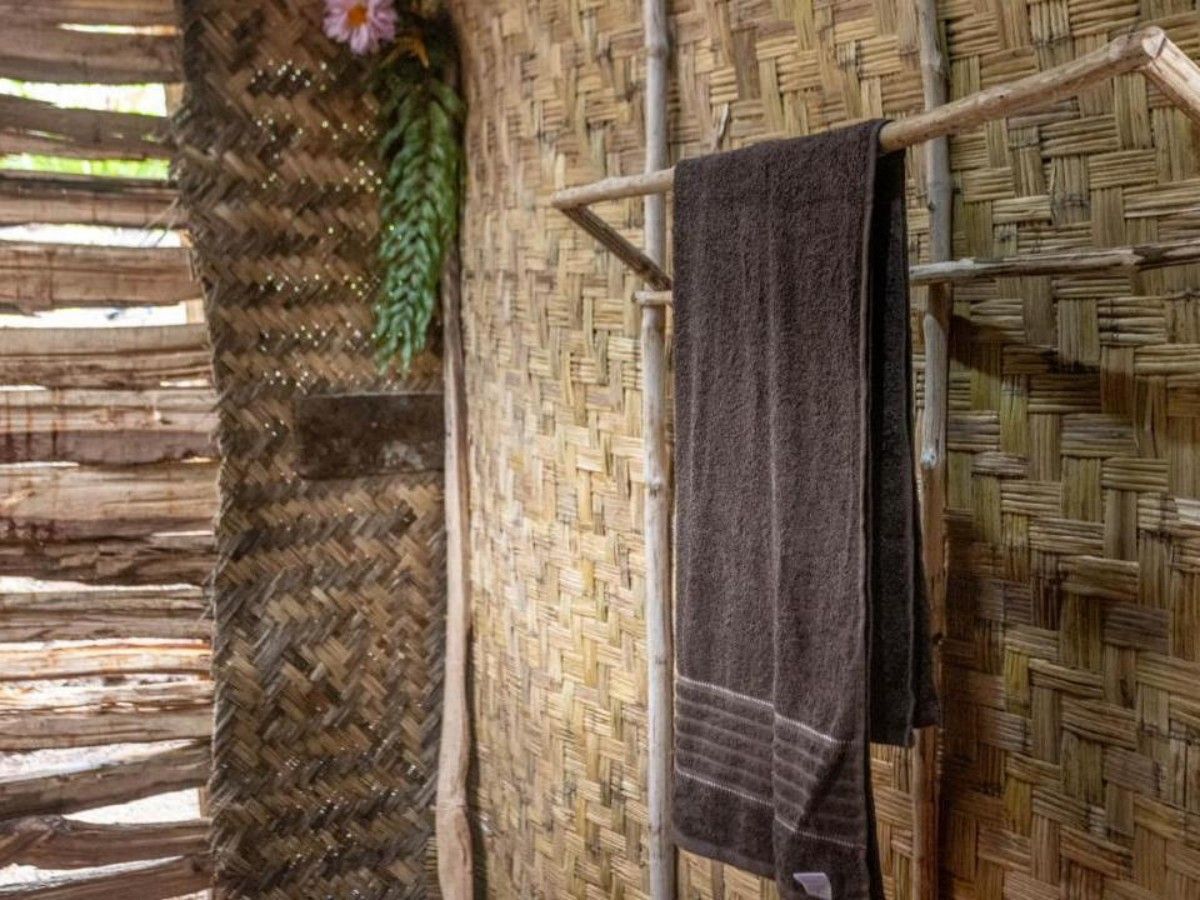 Dining & Tribal Living Experience