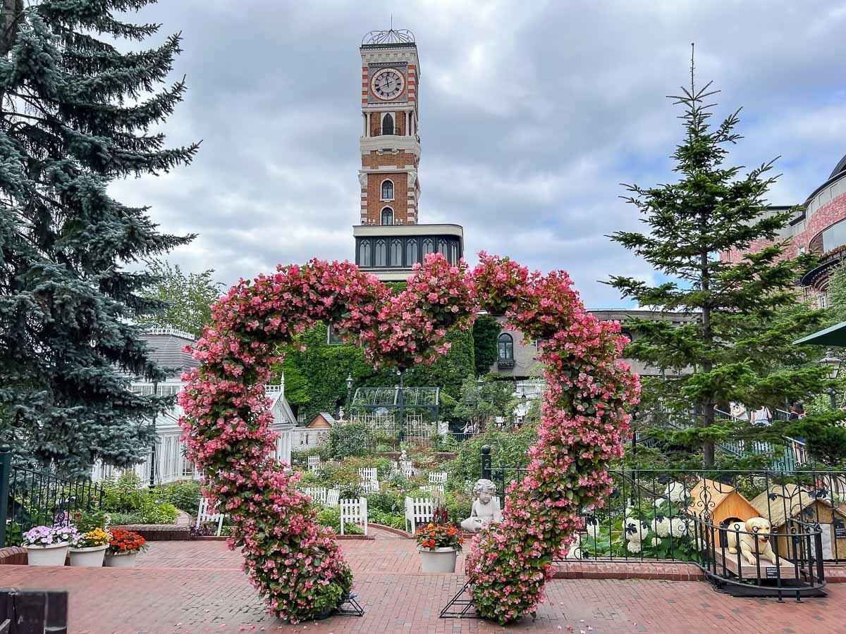 Romantic check-in, leaving eternal memories