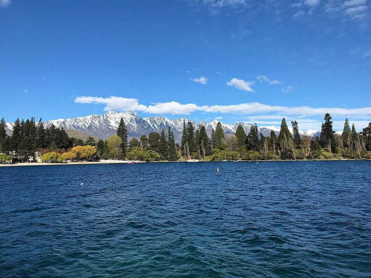 Natural landscape: magnificent lakes and mountains