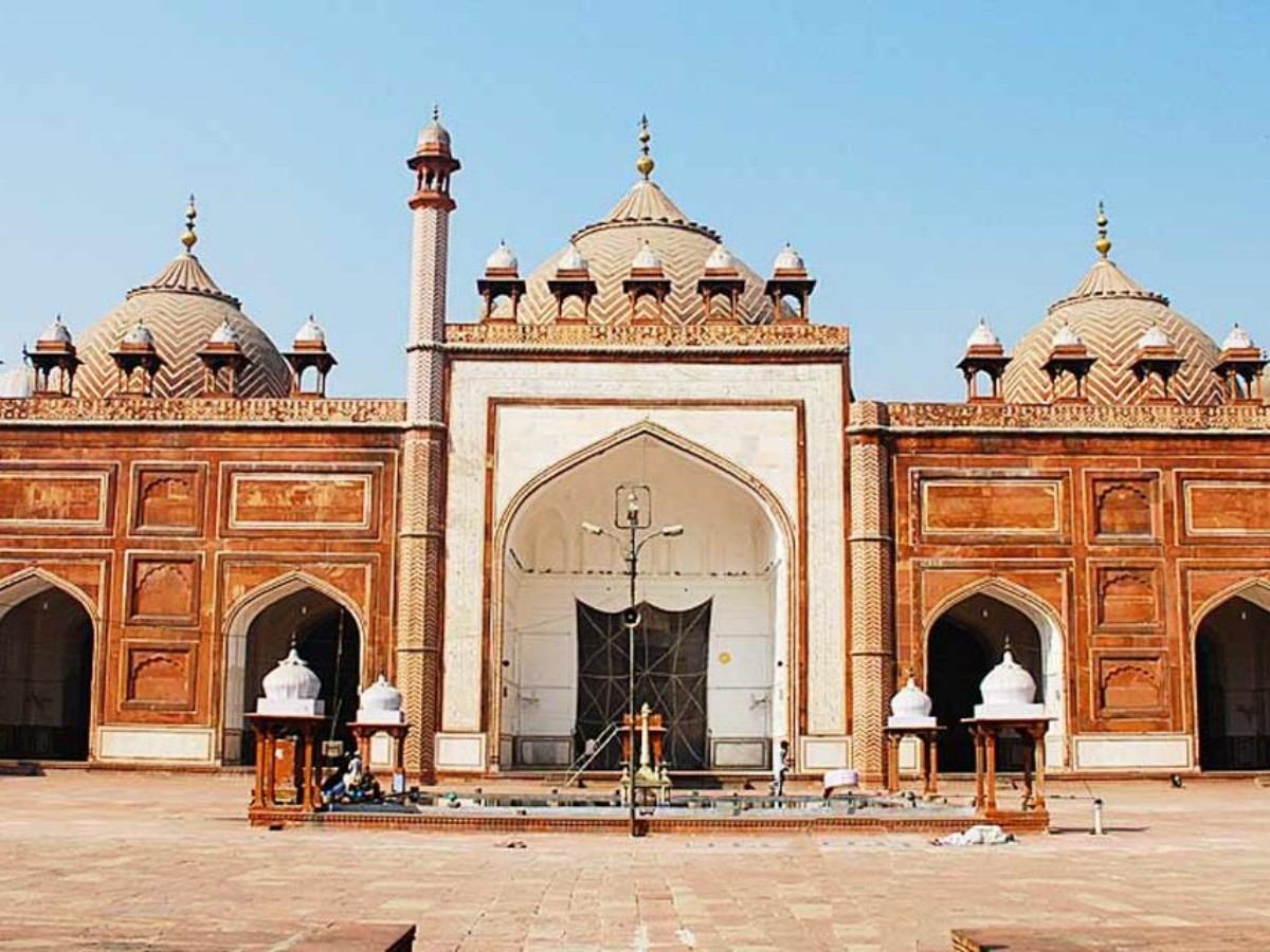 1. Overview: History and Architectural Features