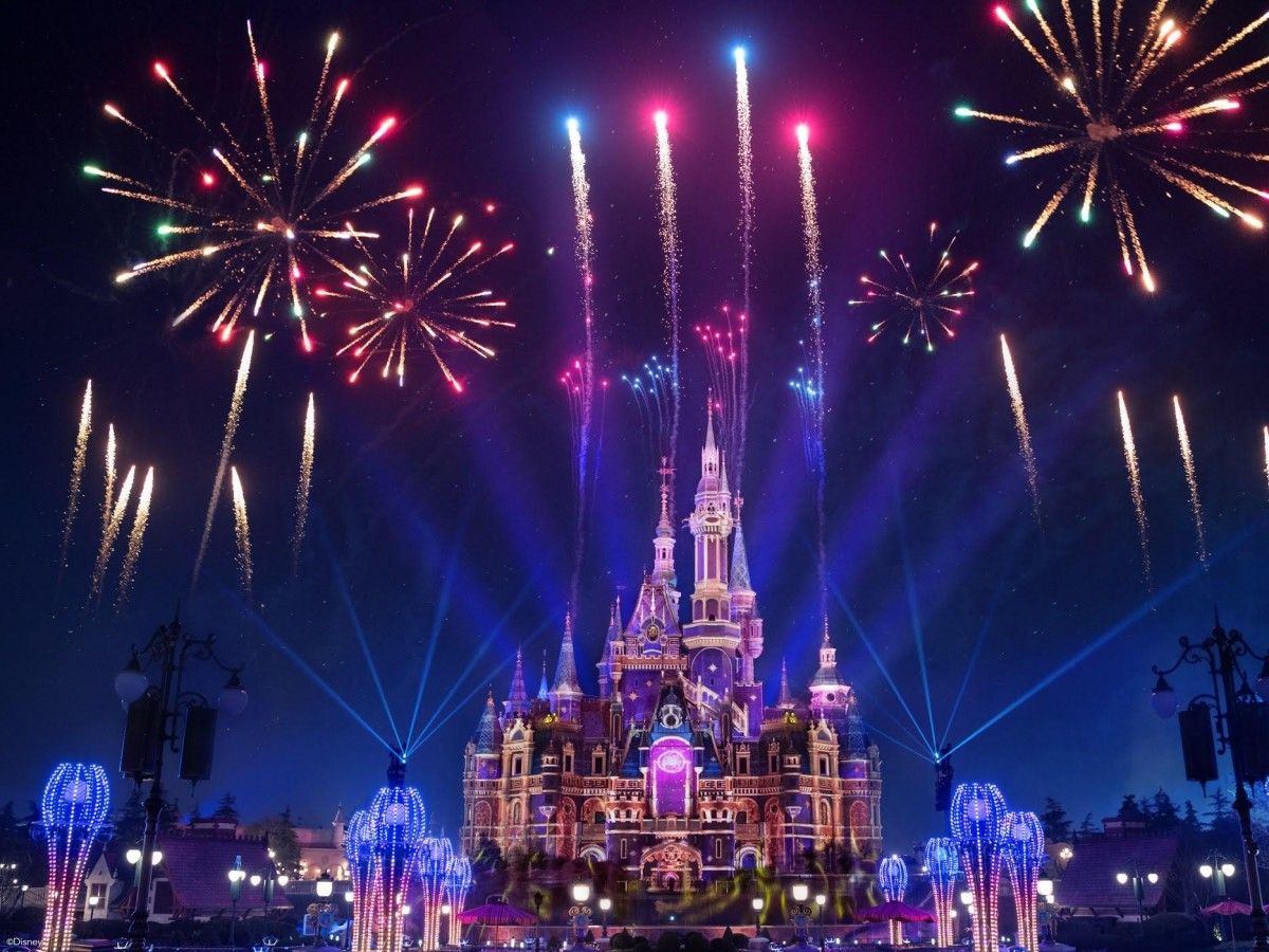Disney Fireworks Show-The Most Amazing Miracle in the Night Sky