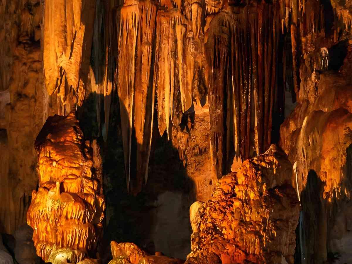 Lava, lime and water: a miracle of time and chemical reactions