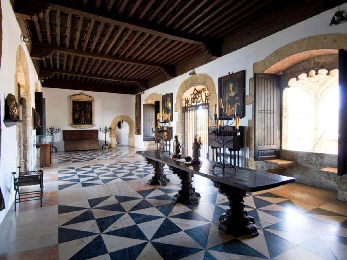 Cinematic time travel experience: as if you are in a medieval legend