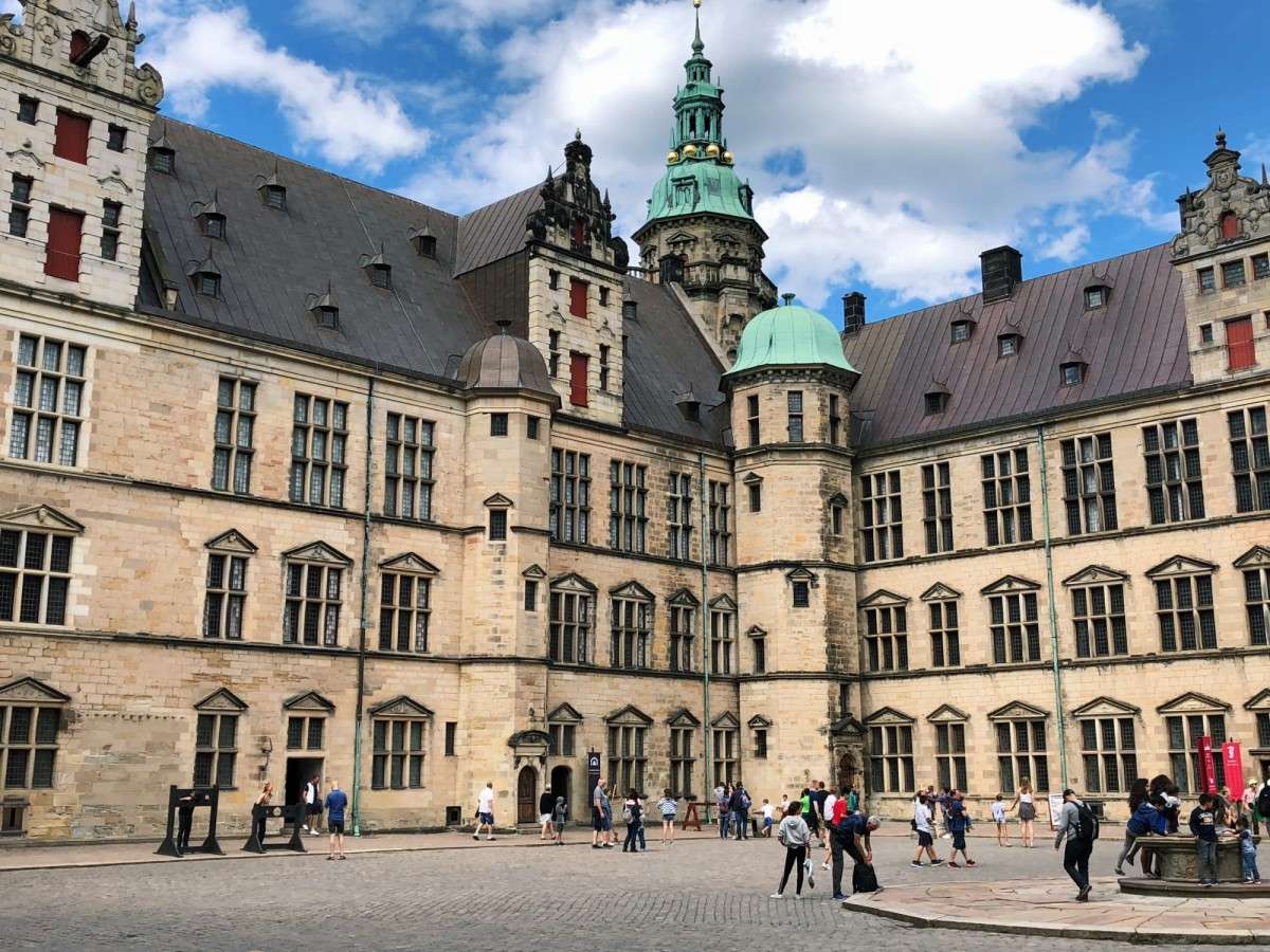 Cultural Events and Festivals: Feel the Vitality of the Castle