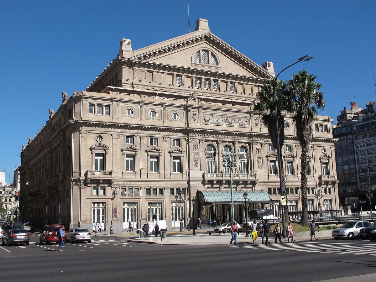 Extended Exploration: From Plaza to the City's Multiple Dimensions