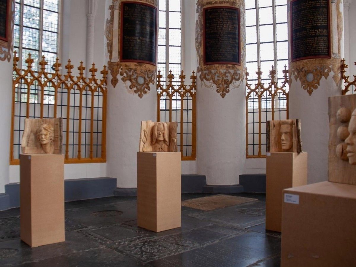 Play 2: The collision of art and sound waves: Listen to a concert in the church