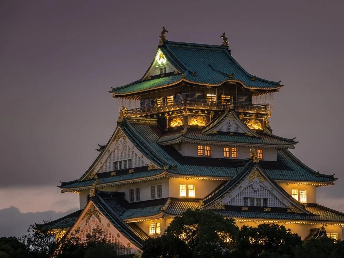 Historical and Cultural Background of Osaka Castle