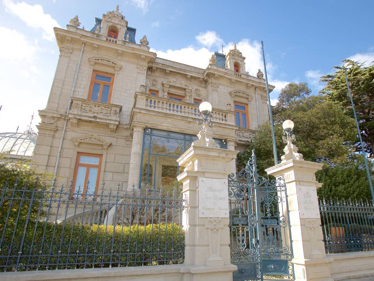Chapter 2: Palace Exploration Tour