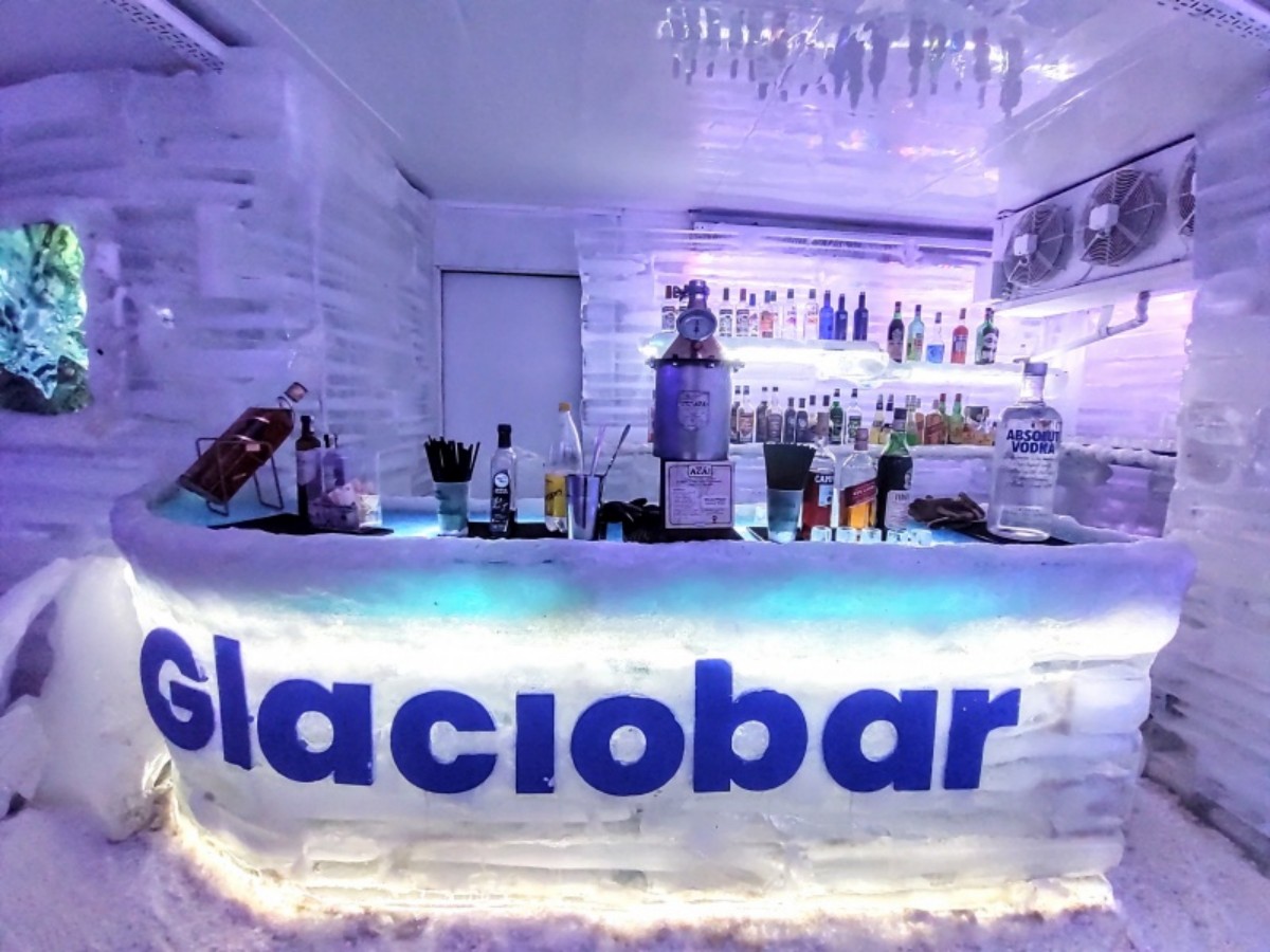 Immersive experience, explore the mysteries of glaciers