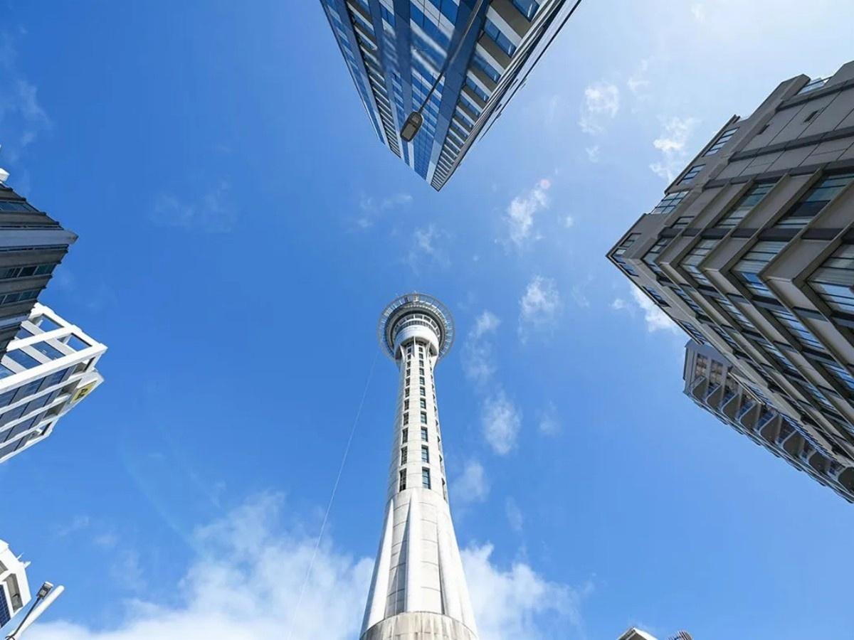 Architectural features: fusion of modern technology and aesthetics