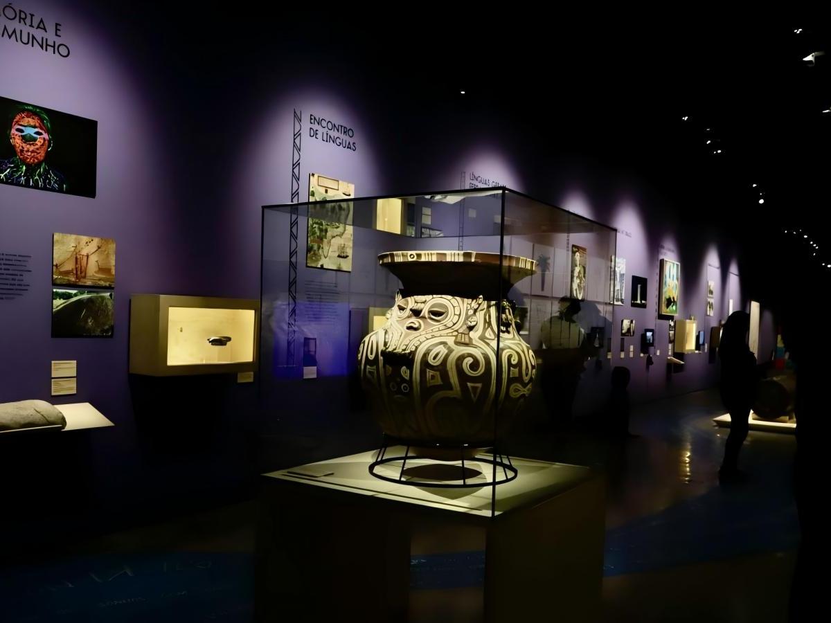 Culture and society: the diverse world behind the language