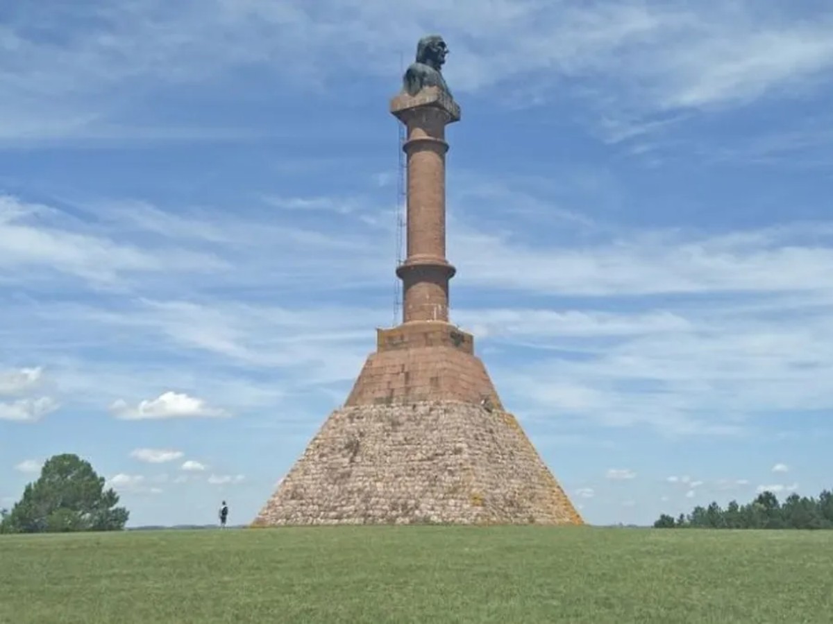 Contemplative moment: encounter with history