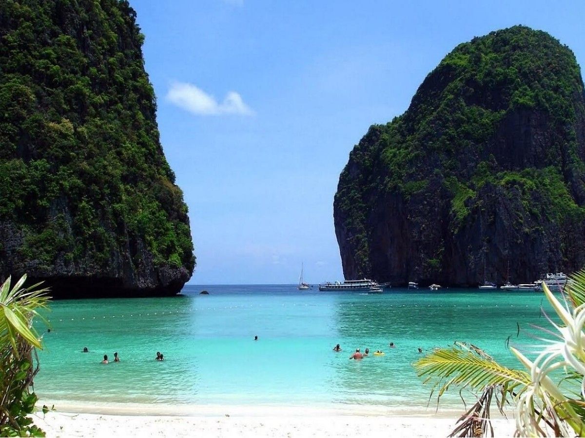 When is the best time to visit Coral Island?