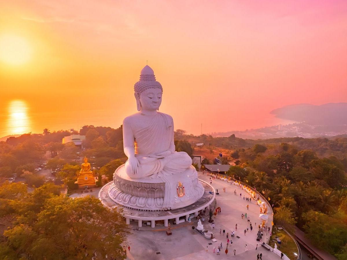 Thoughtful and practical travel advice