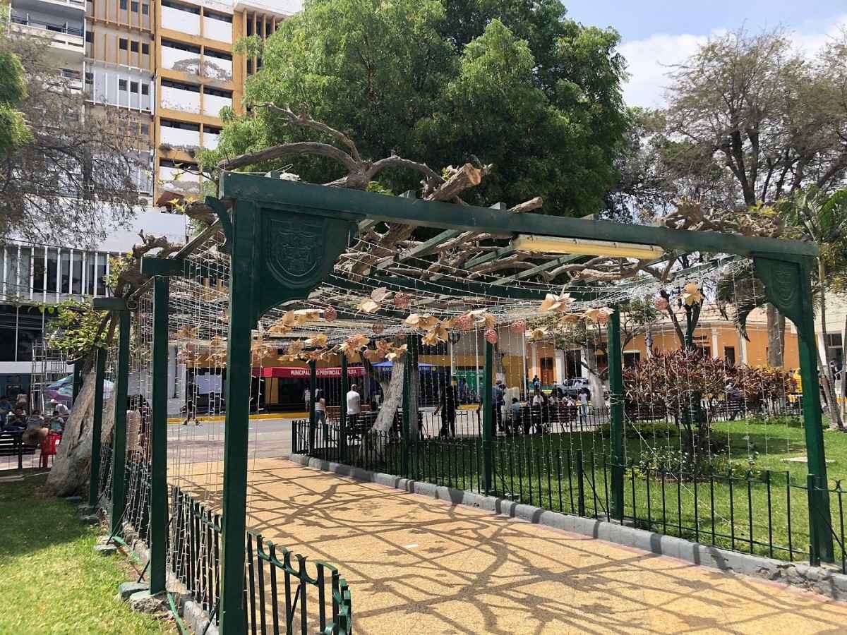Want to bring a gift? These stalls are worth stopping by