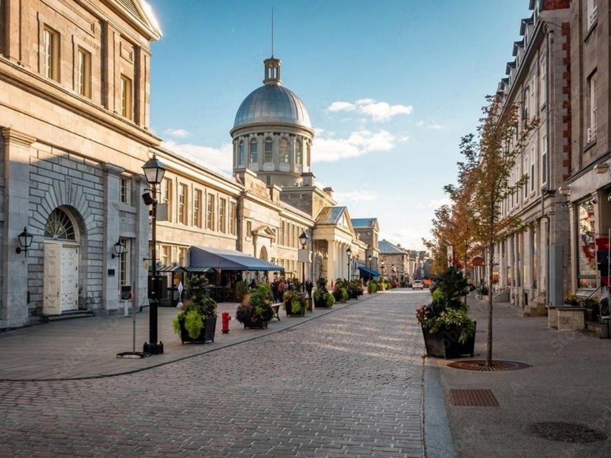 Rue Saint-Paul - The most French-style pedestrian street