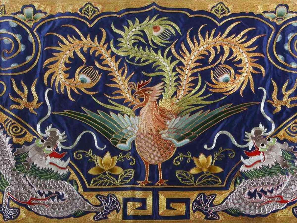 Palace Embroidery: Royal Luxury Between Needles and Threads