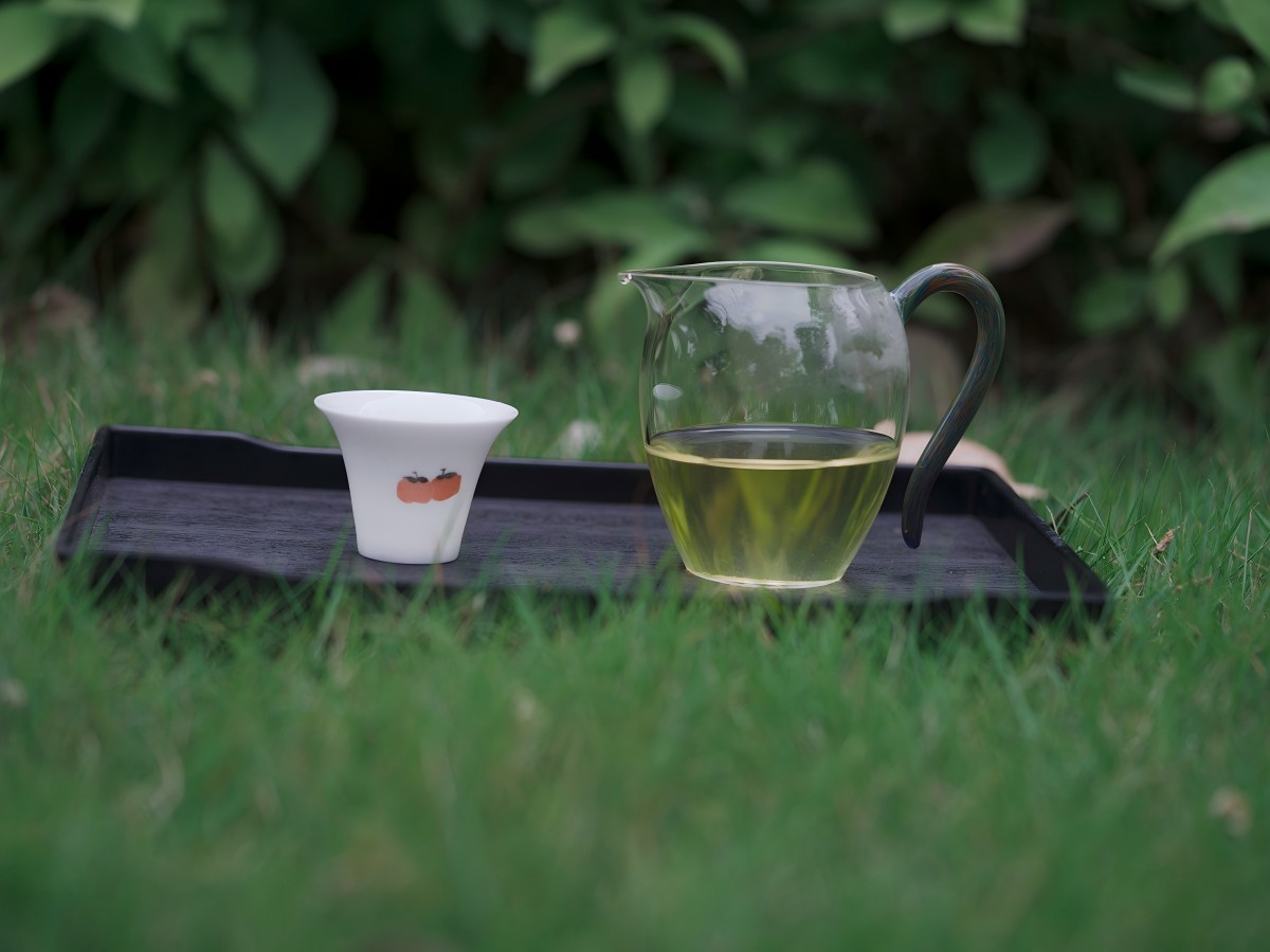 Hand-pulled tea