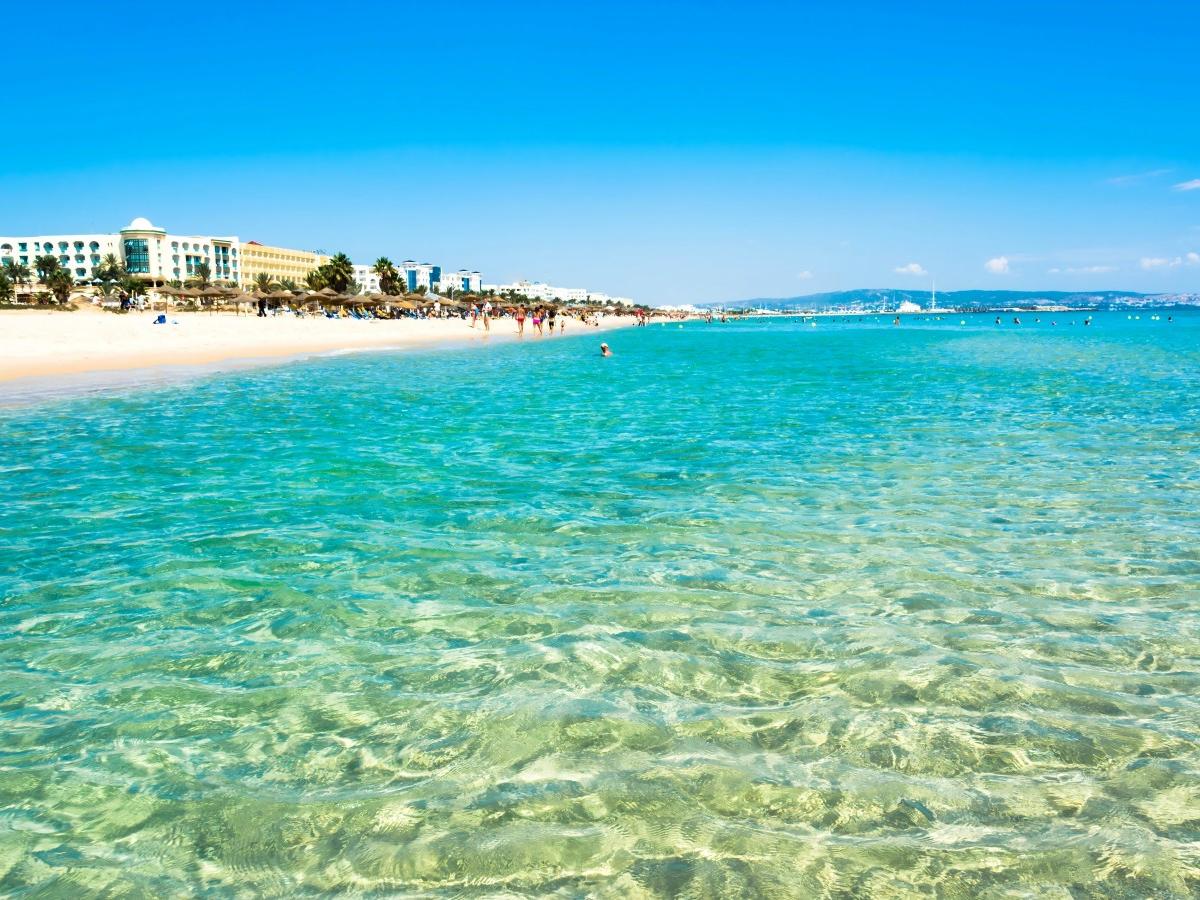 Here are a few more things to keep in mind when taking photos at Hammamet Beach: