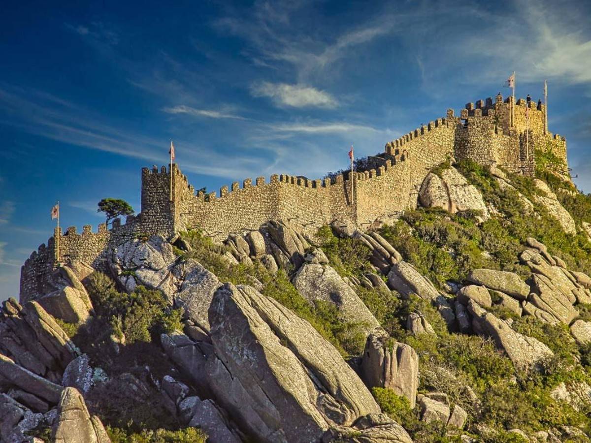 The main attractions of the castle include: