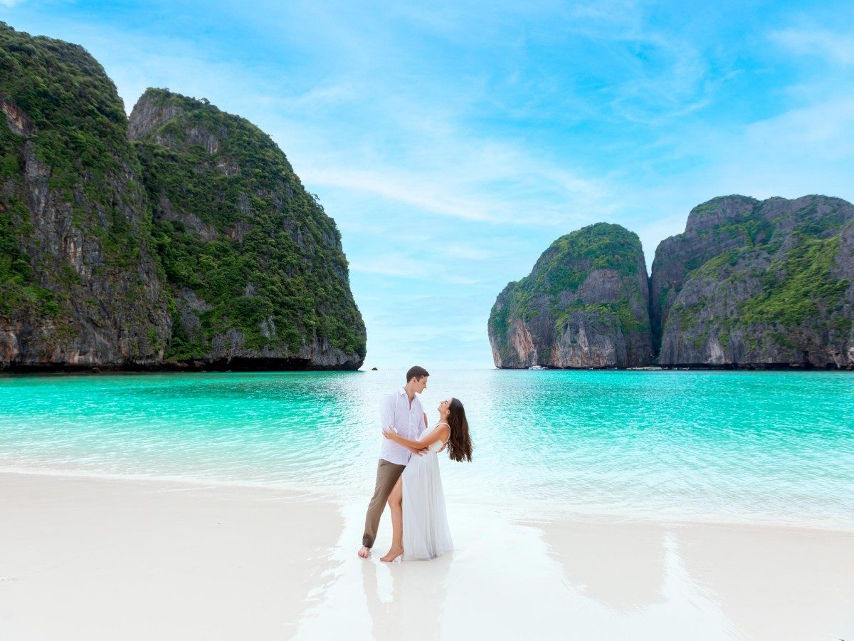 1. Beach Walk: A Soothing Moment on the Fine White Sands