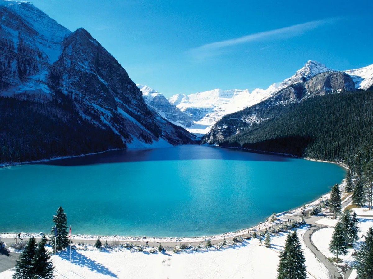 First sight of Lake Louise Glacier: shock at first sight