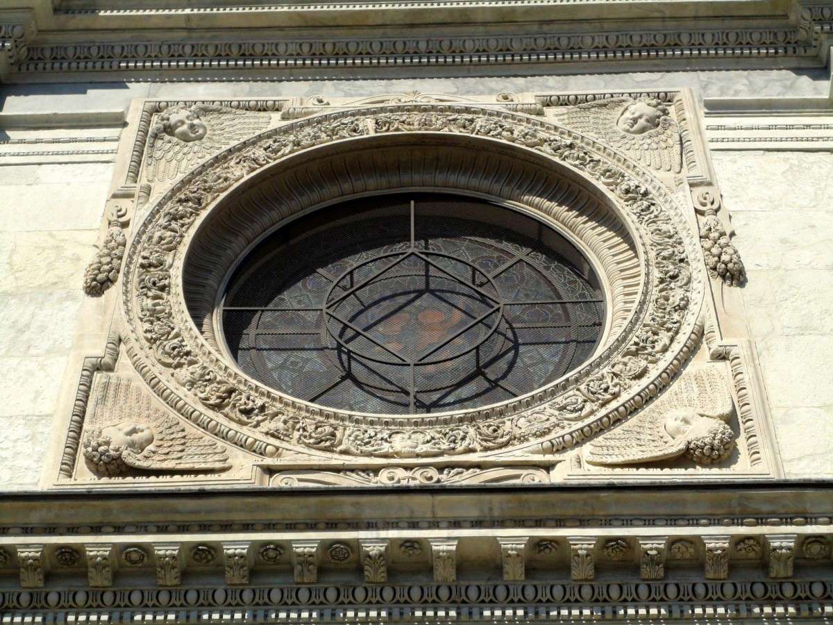 From the city gate to the temple: this church hides the “old soul” of Lugano.