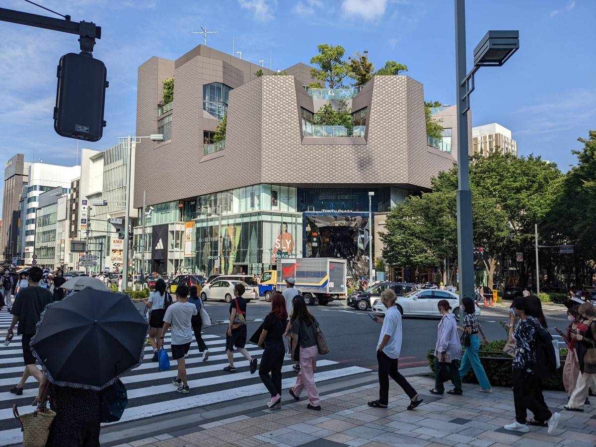 Afternoon: Art and Cultural Tour