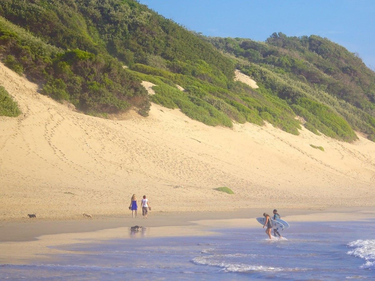 2. Surfing equipment guide: renting a board, what to wear, how to save money?