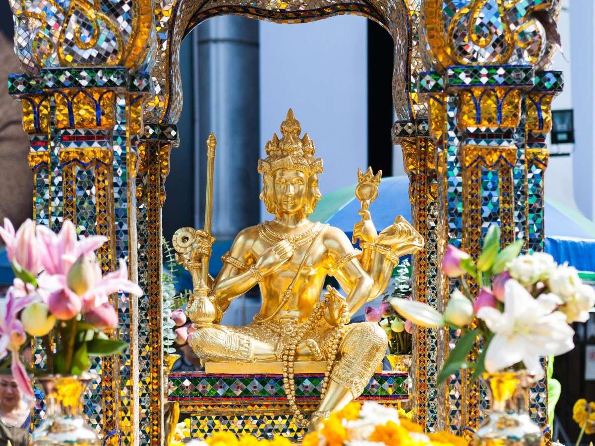 The right way to visit Erawan Shrine