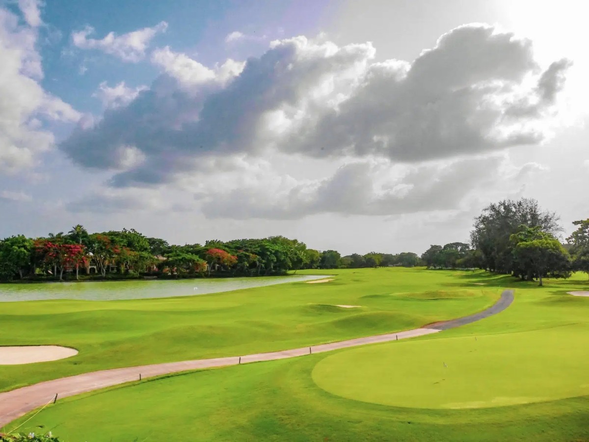Golf course facilities and abundant accommodation options