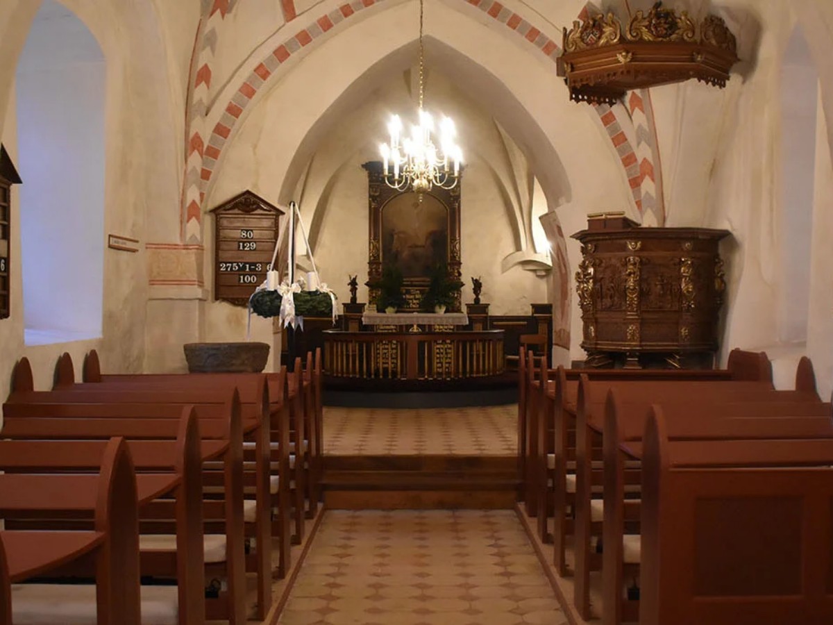 A moment of spiritual berthing: meeting tranquility and eternity at Lange Church