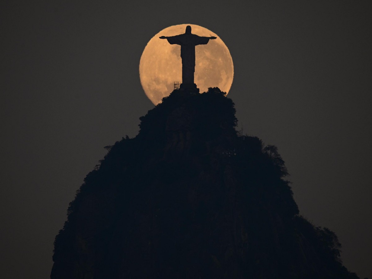 Miracle Light at Night